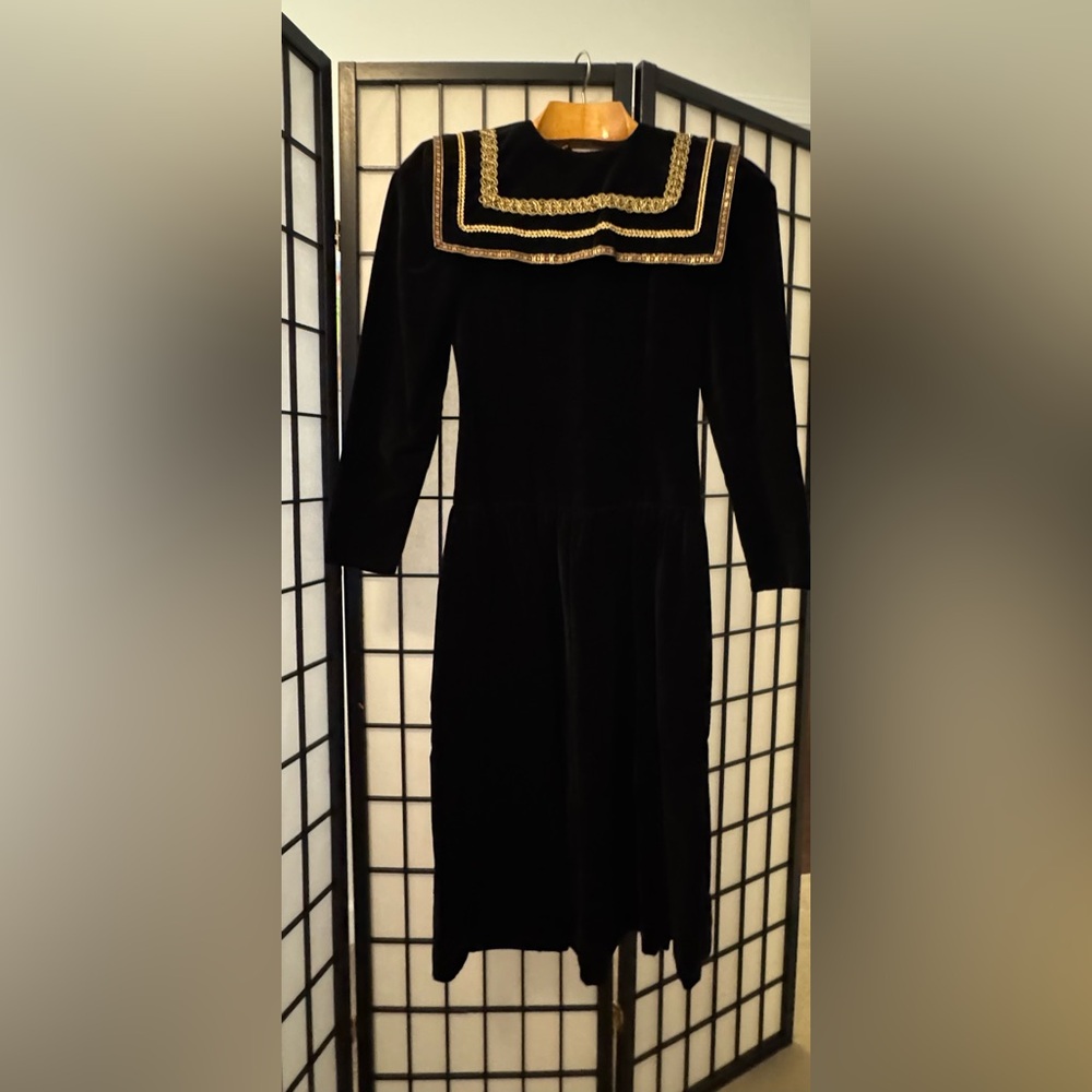 Vintage Gunne Sax Elegant Black velvet Gown